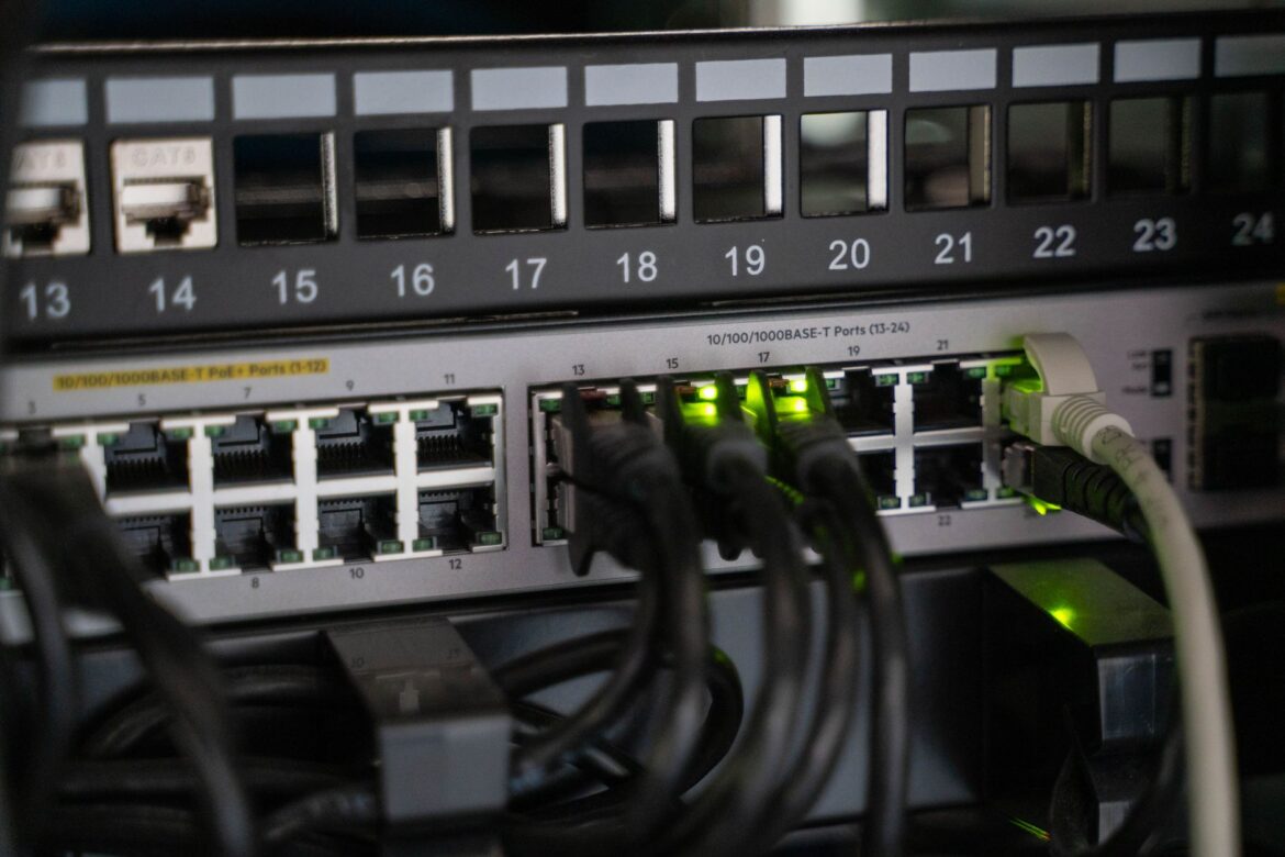 Czym różni się hosting od serwera VPS – praktyczny przewodnik po wyborze - ilustracja artykulu