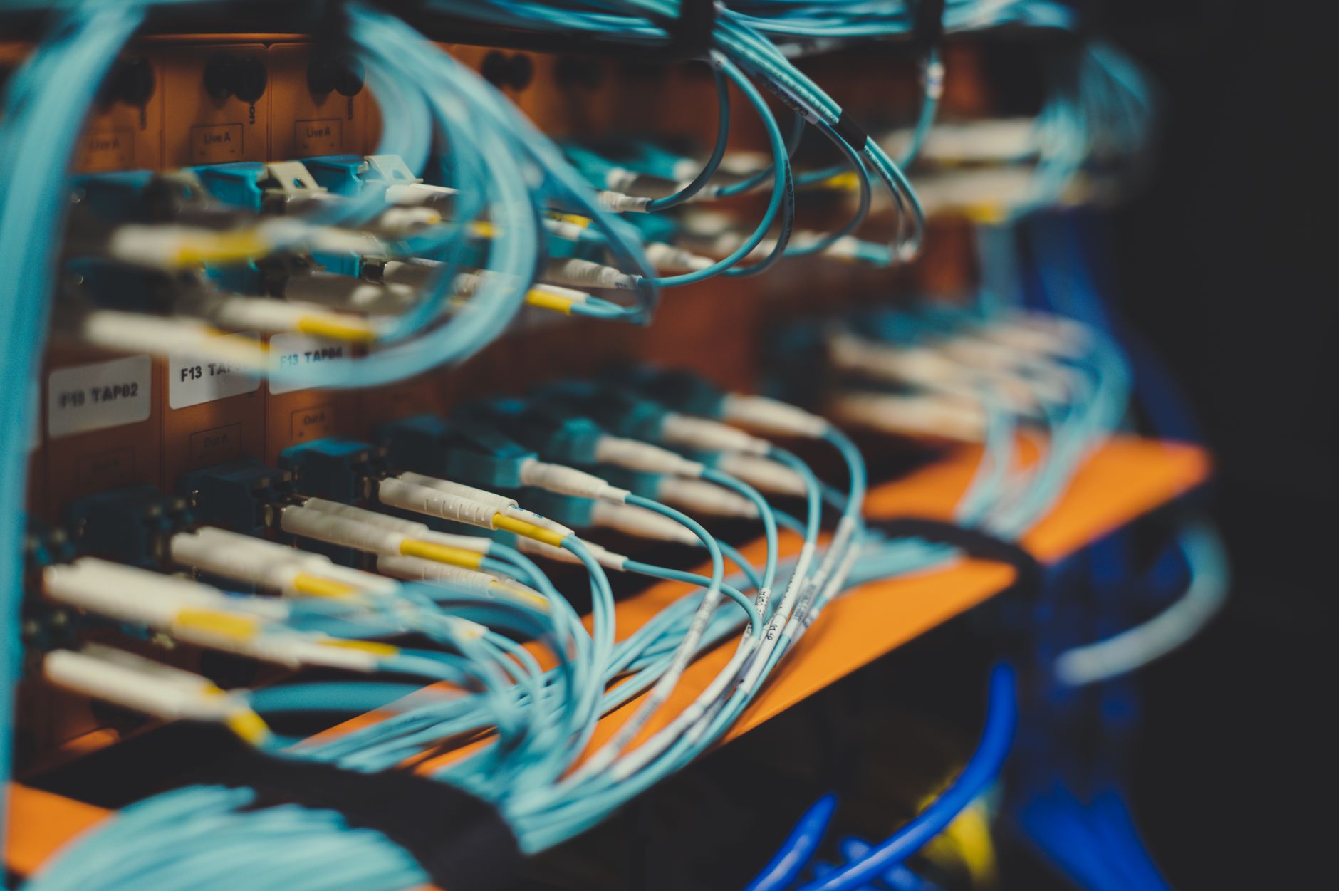 DDoS atak ochrona – jak realnie zabezpieczyć serwer i stronę - zdjecie w tresci