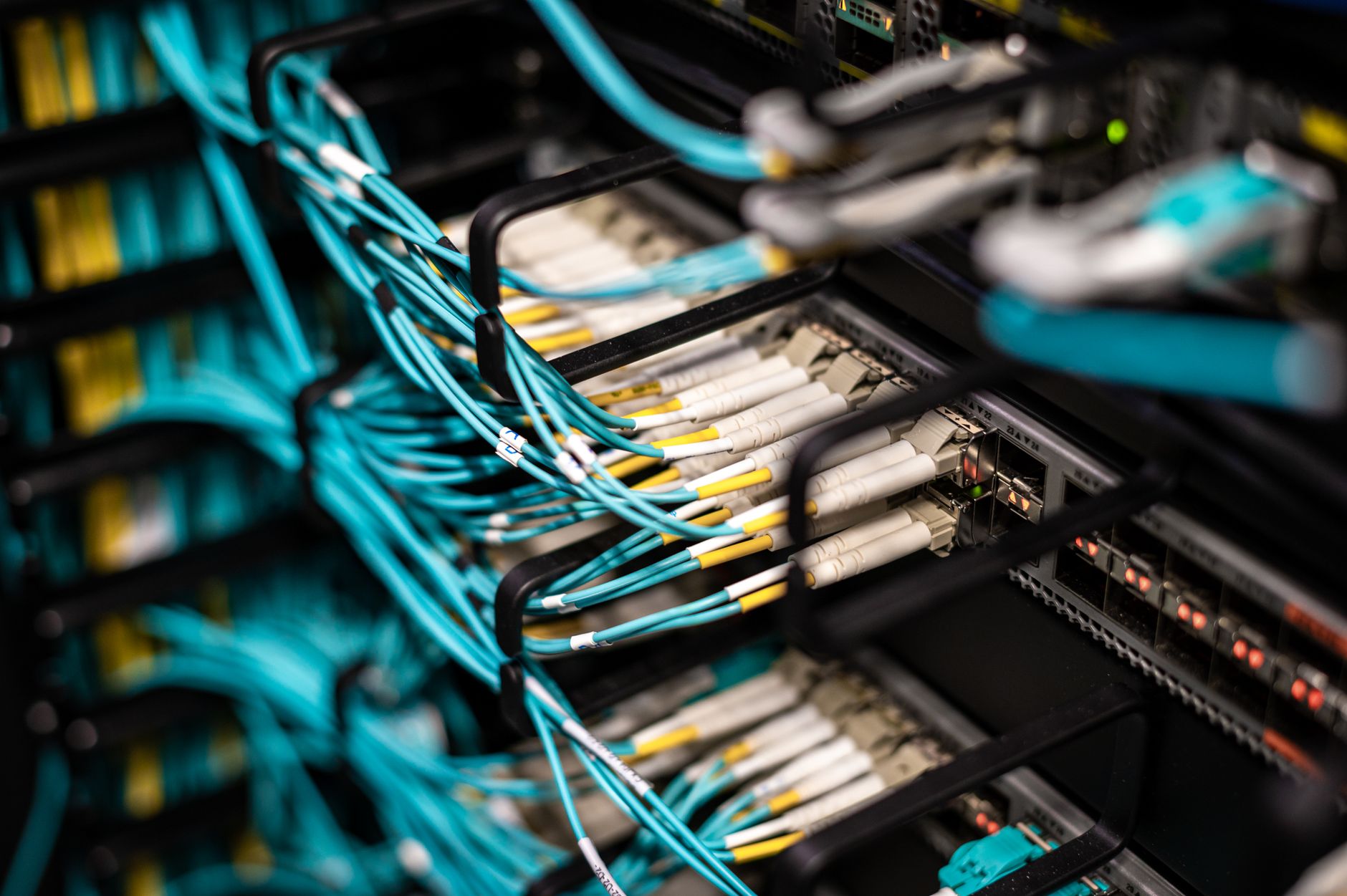 Czym różni się hosting od serwera VPS – praktyczny przewodnik po wyborze - zdjecie w tresci